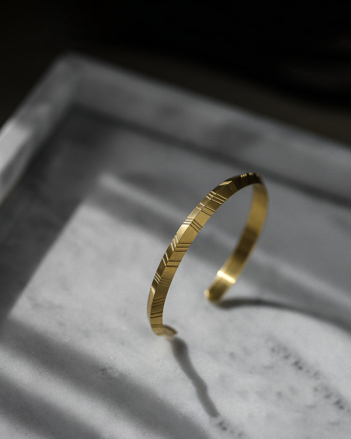 stainless native bangle #B11
