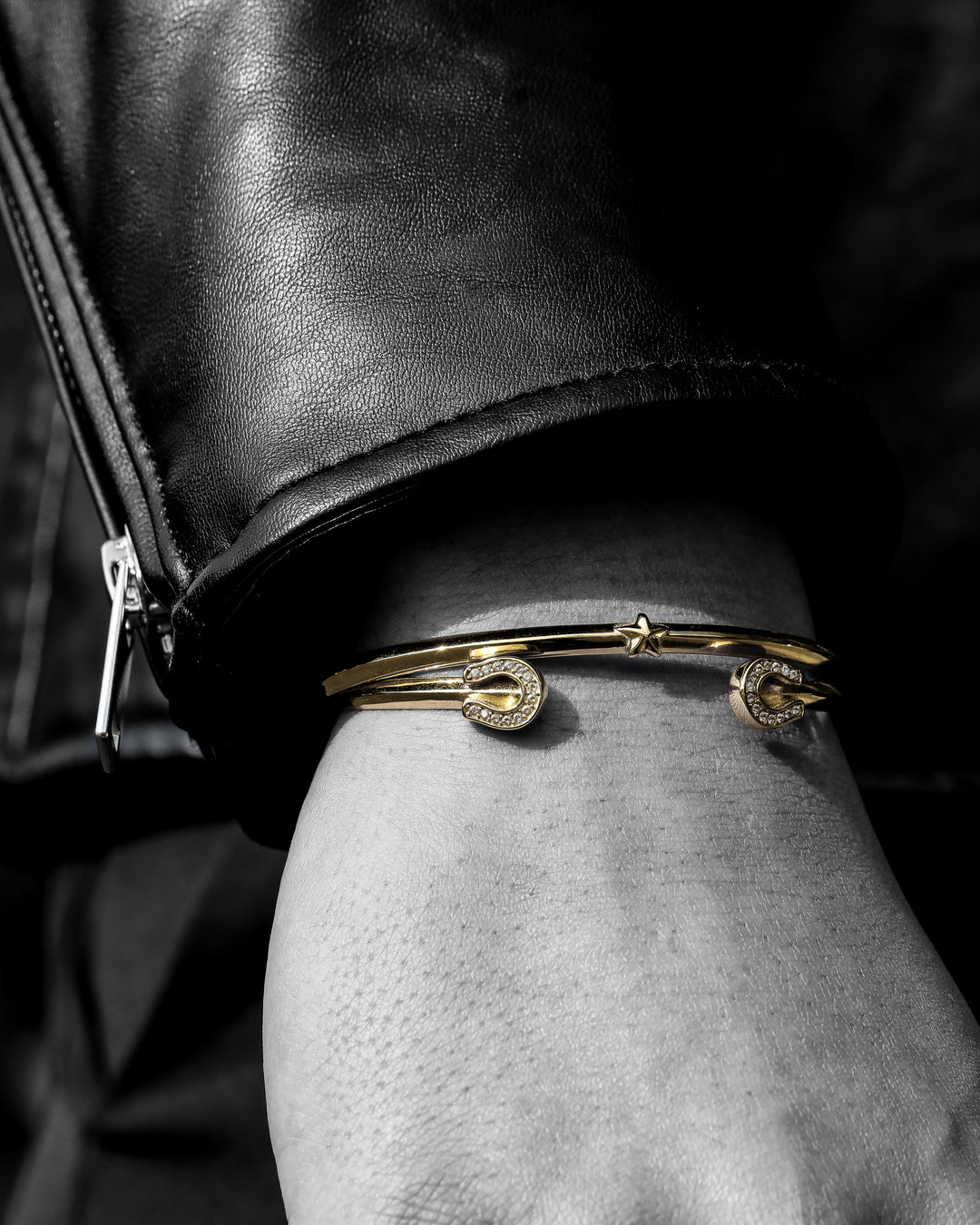 316L horseshoe bangle #B20