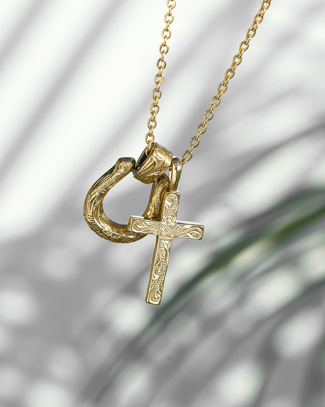 316L hawaiian horseshoe & cross necklace #N29