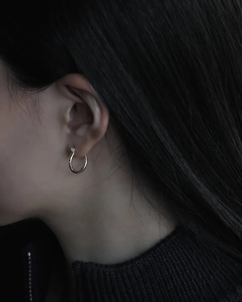 316L line hoop pierce #P06